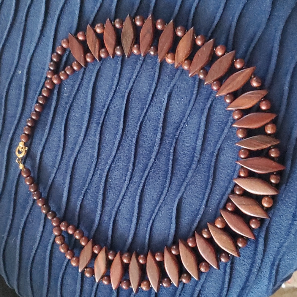 Wood necklace